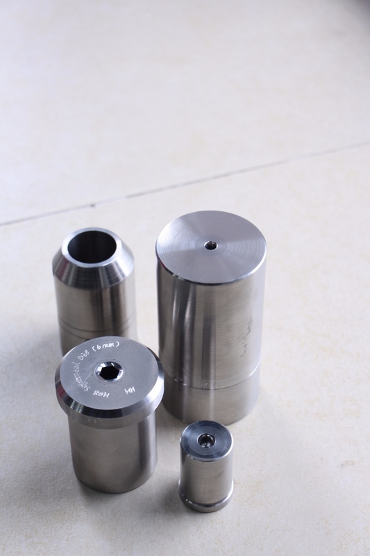 Oppervlaktepolijst China Nieuw ontwerp koudkop die voor extrusie die met medium carbide materiaal